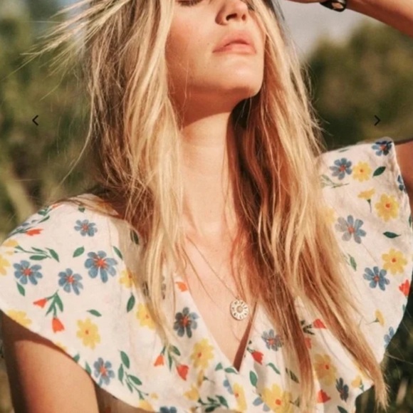 Sezane Giovana Wrap Dress in Peace and Love Print size 38 or 6 - Picture 3 of 8